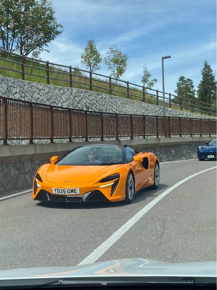 Mclaren Artura in La Ila - Stern - La Villa
