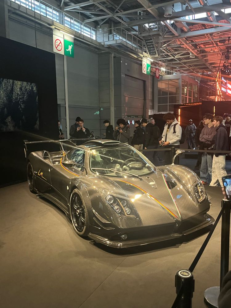   Pagani Zonda in Paris